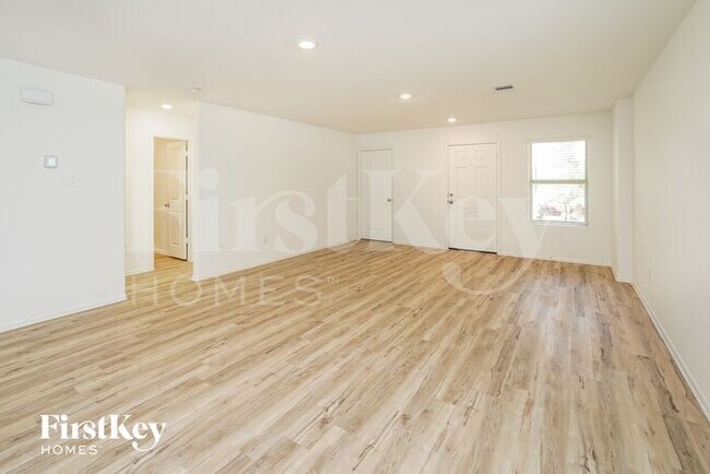 Building Photo - 3791 Solanum Dr