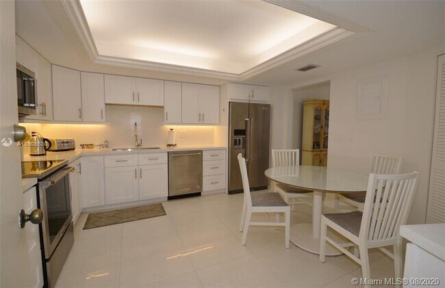 Building Photo - 5100 N Ocean Blvd