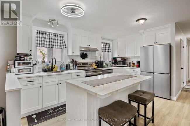 Photo du bâtiment - 1014 Renaissance Dr