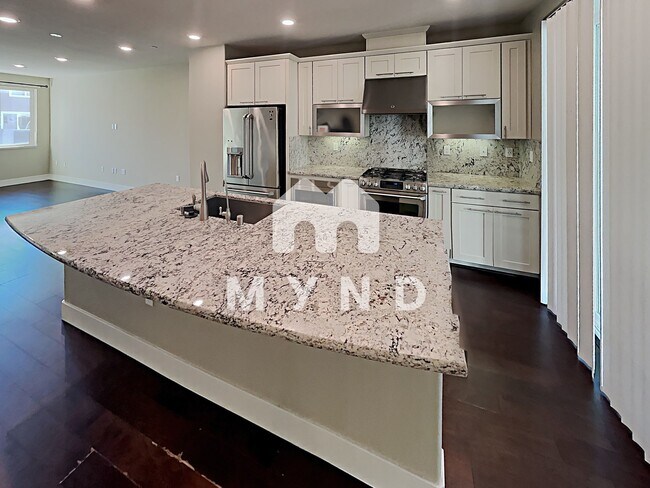 Building Photo - 711 Avenue One Dr