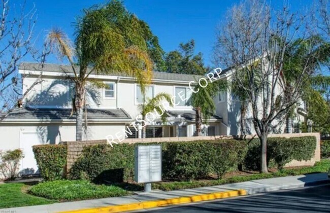 Foto del edificio - 5053 Woodbridge Ln