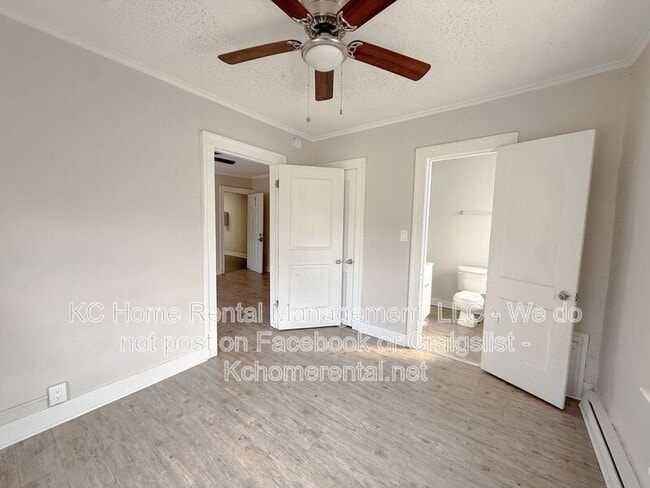 Building Photo - 305 N Gladstone Blvd