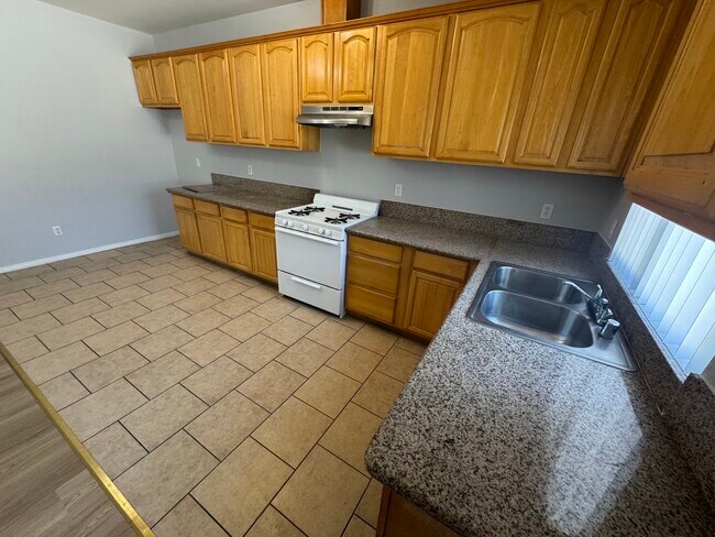Foto del edificio - 6636 Irvine Ave