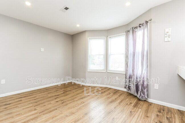 Foto del edificio - 300 D'Arcy Ave