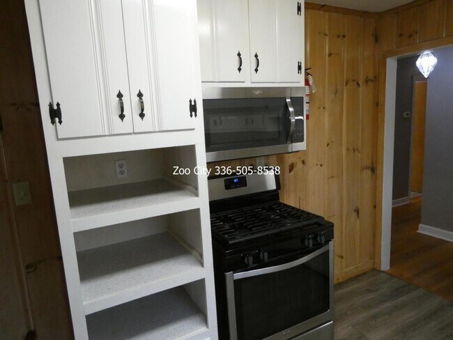 Foto del edificio - 723 Spencer Ave
