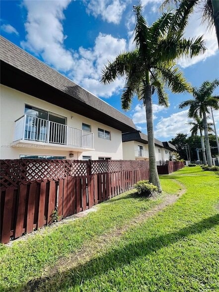 Photo - 8601 SW 94th St Apartment