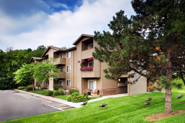 Bentley by Broadmoor Rentals - Omaha, NE | Apartments.com