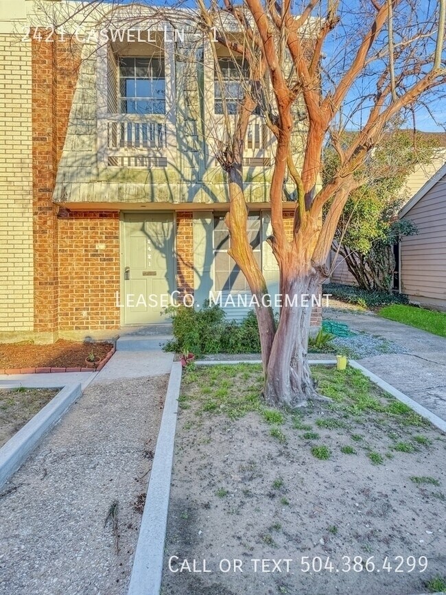 Foto del edificio - 2421 Caswell Ln