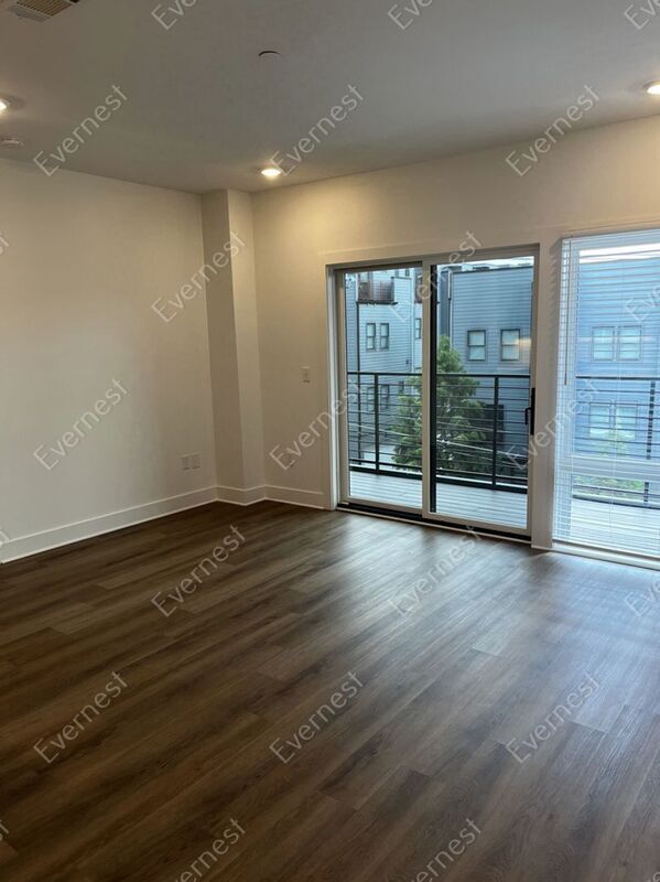 Building Photo - 2704 Clifton Ave