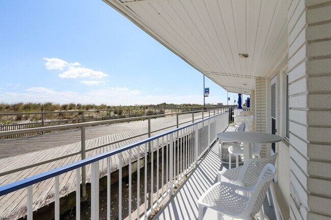 Foto del edificio - 111 S Dudley Ave