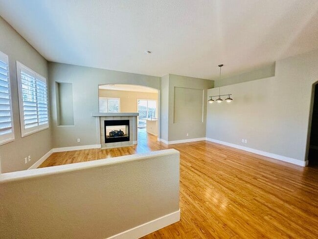 Building Photo - 6350 Cedar Waxwing Ct