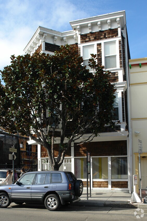 Building Photo - 2231-2233 Powell St