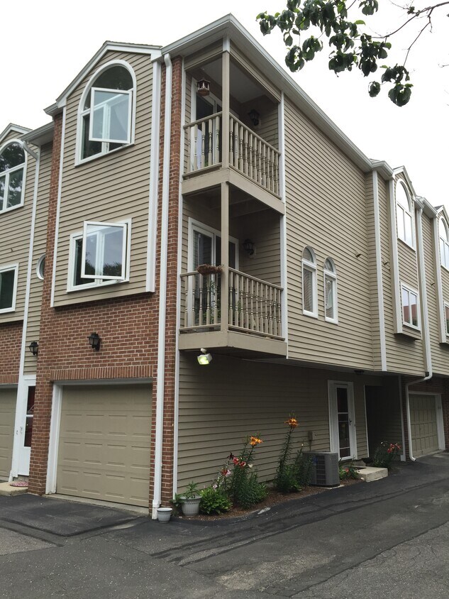 7 Seir Hill Rd, Norwalk, CT 06850 Townhome Rentals in Norwalk CT