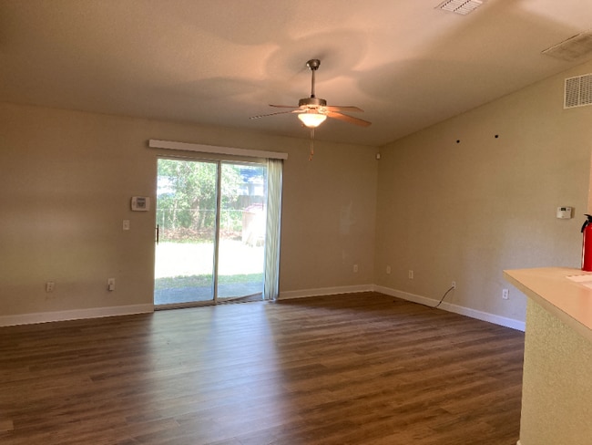 Building Photo - 6430 NW 56th Terrace
