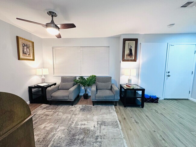 Foto del edificio - 12223 E Ford Ave