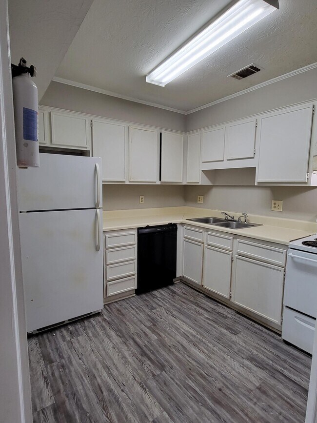 Foto del edificio - 3085 Parrish Rd
