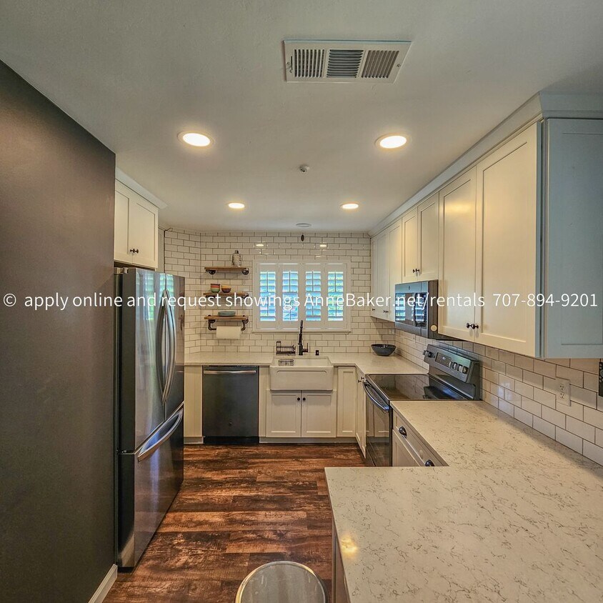Foto principal - Exquisitely Updated Condo - Must See