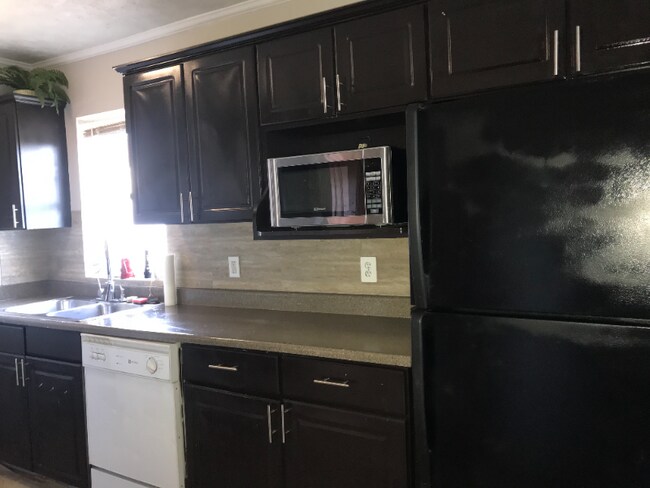 Foto del edificio - 1054 Blakley Dr