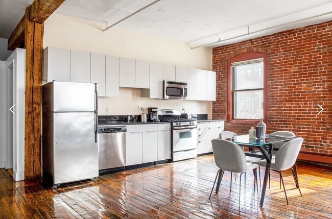 Building Photo - 208 Northampton St