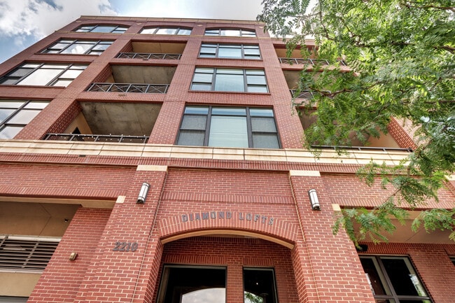 Building Photo - 2210 Blake St