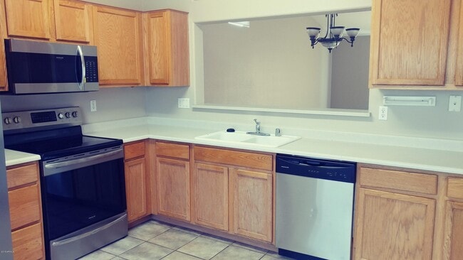 Foto del edificio - 8130 N 112th Ave