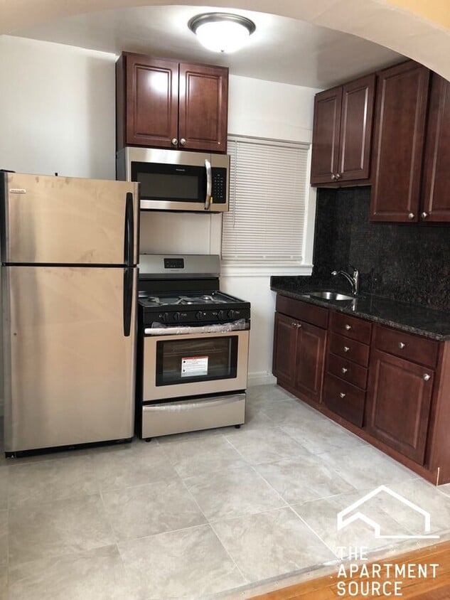 Primary Photo - 5103 W 21st St