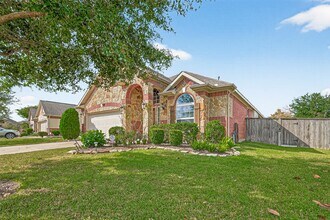 Building Photo - 20702 Sommerset Branch Ct