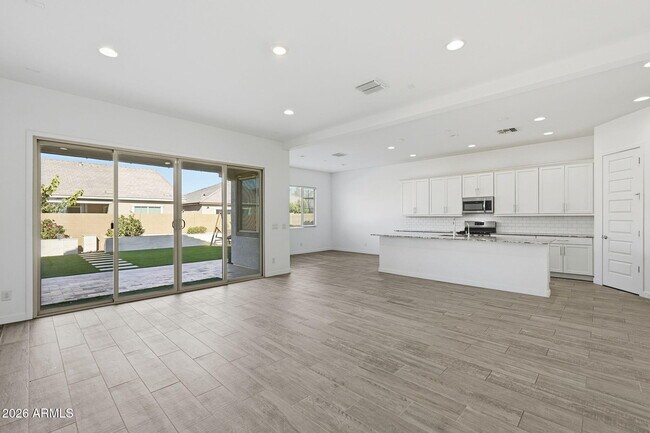 Building Photo - 204 E Taurus Pl