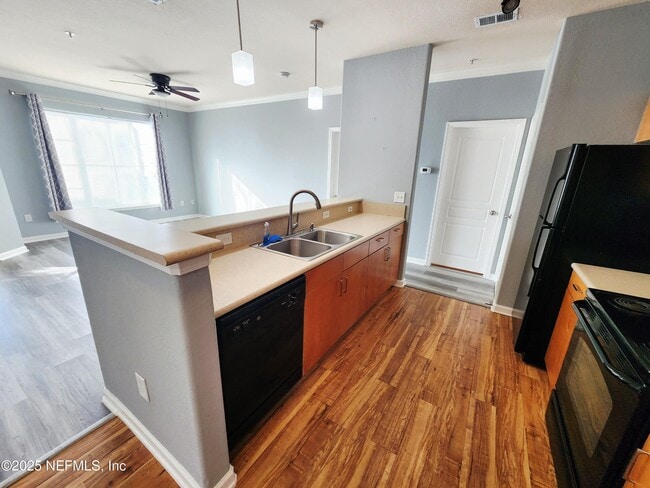 Foto del edificio - 8290 Gate Pkwy W