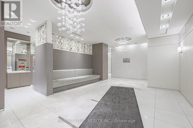 Photo du bâtiment - 9088-9088 Yonge St