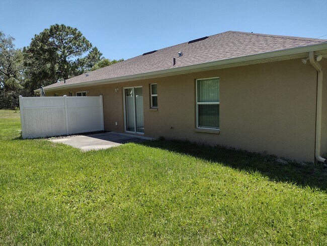 Patio - 7396 Pond Cir