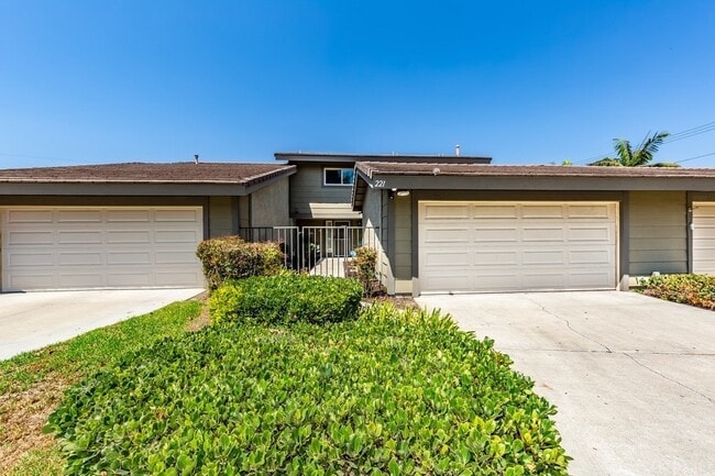 Building Photo - 221 E Ponderosa Ln