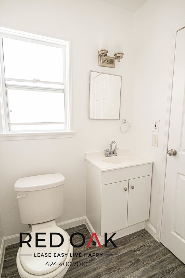 Foto del edificio - 851 S Kenmore Ave