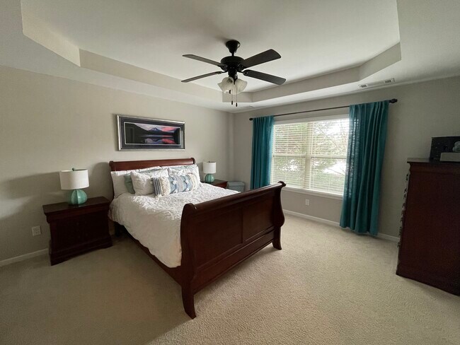 Dormitorio principal - 1625 Trailview Way NE