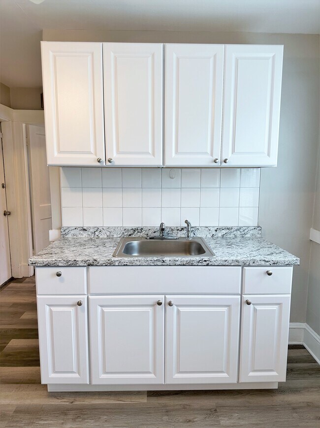 Building Photo - 28 Smith St