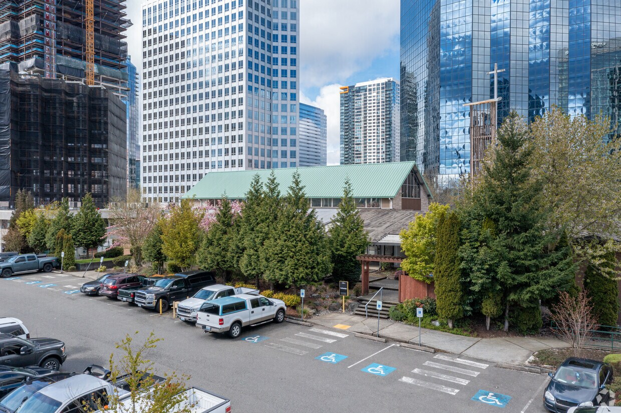 Los trabajos de construcción: de abril de 2022 - 752 108th Ave NE