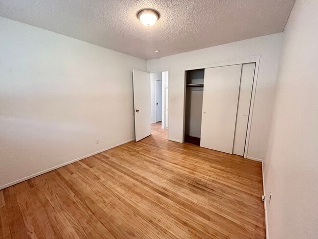 Building Photo - Fall Rental: Charming 2-bedroom, 1-bathroom duplex near UC Davis featuring central heating and ai...