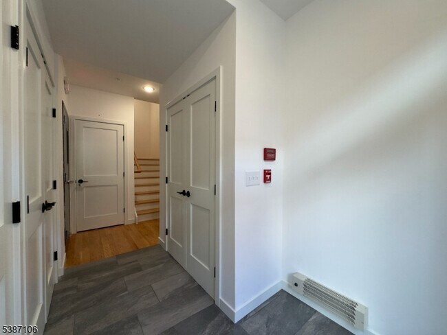 Photo - 52 James St Apartment