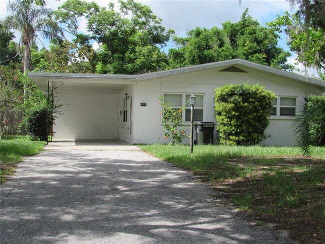 Building Photo - 137 Linden St