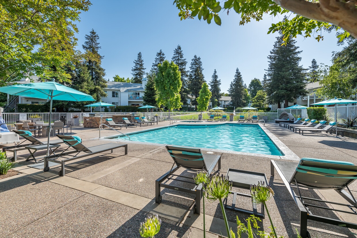 Cotton Wood Apartments in Dublin, CA