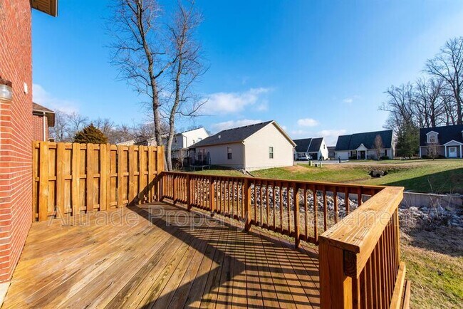 Building Photo - 1301 Somerset Ct