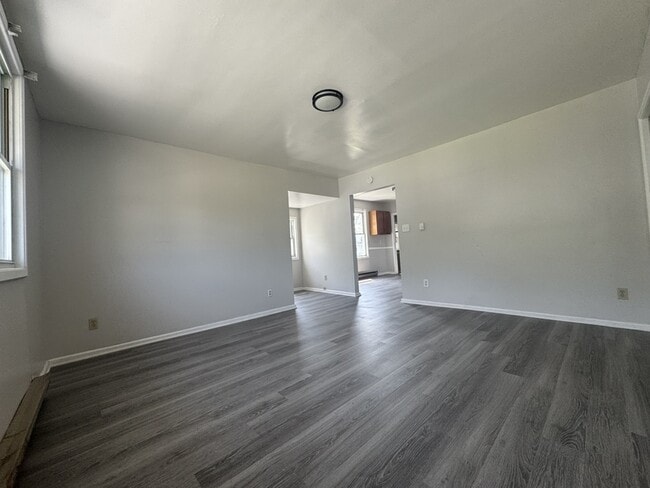 Building Photo - 1823 8th St