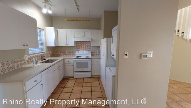 Foto del edificio - 2 br, 1 bath House - 615 Menual Blvd NW Un...