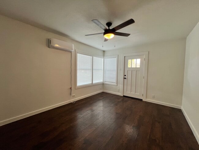 Building Photo - 927 Donaldson Ave