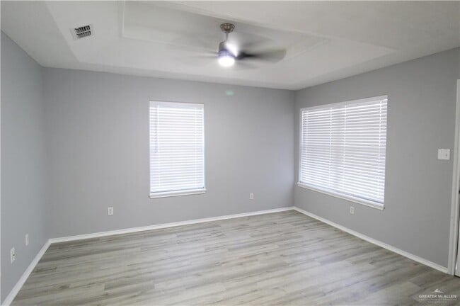 Building Photo - 12 E St