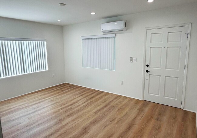 Foto del edificio - 4228 W 160th St