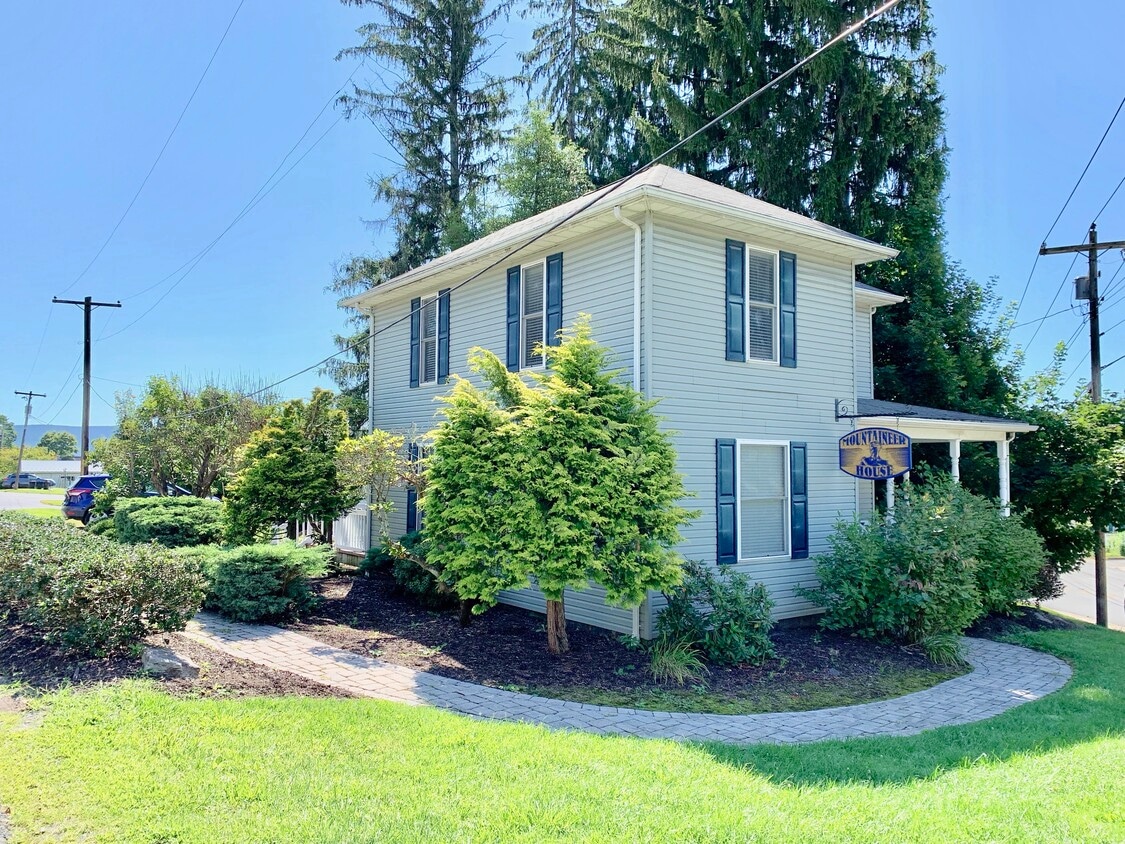 200 St, Kingwood, WV 26537 House Rental in Kingwood, WV