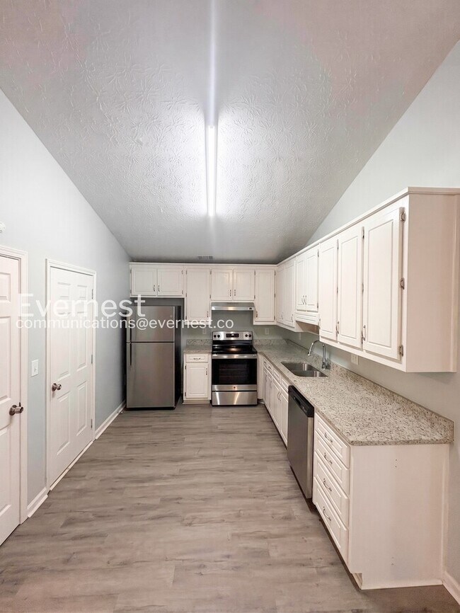 Building Photo - 1408 Creek View Dr