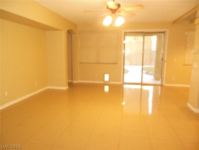 Foto del edificio - 6249 Whispering Creek St
