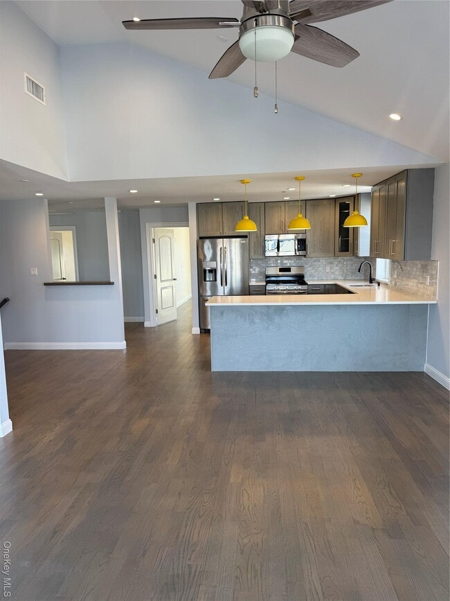 Building Photo - 90 E Hudson St